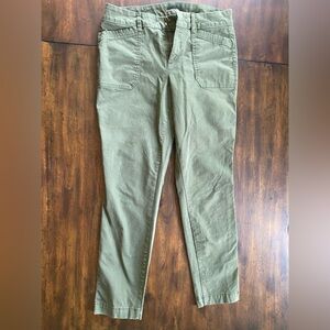 Dark green pixie pants